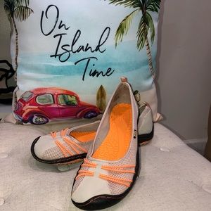 Jambu Vegan Beige Orange Loafers Slip On Size 9.5